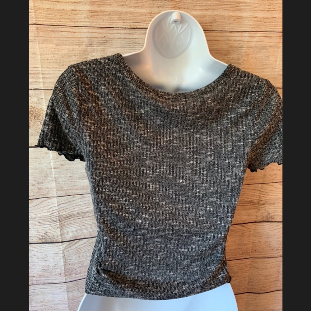 BASIC CASUAL TOP - Picture 2 of 2